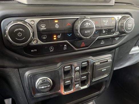 Used 2023 Jeep Wrangler Sport S image 51