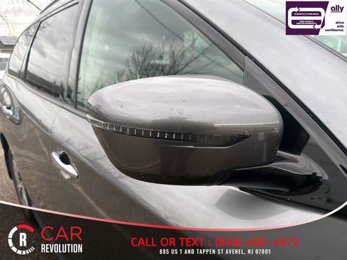 Used 2020 Nissan Pathfinder S image 11