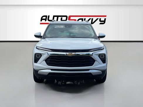 Used 2025 Chevrolet TrailBlazer LT w/ LT Cold Weather Package FWD image 2