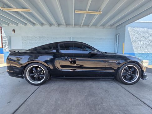 Used 2014 Ford Mustang GT RWD image 8