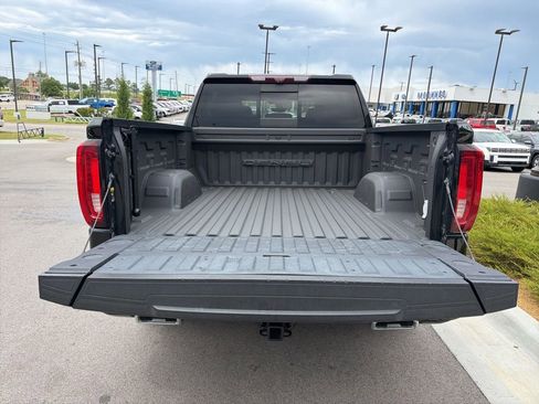 Used 2021 GMC Sierra 1500 Denali w/ Denali Ultimate Package AWD/4WD image 9