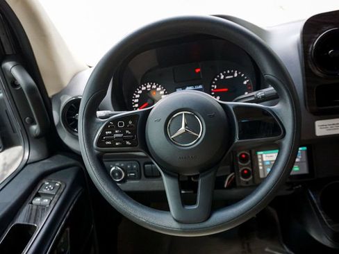 Used 2021 Mercedes-Benz Sprinter 3500 image 48