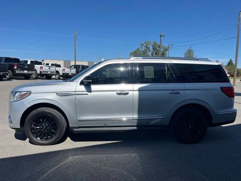 Used 2019 Lincoln Navigator Premiere AWD/4WD image 8