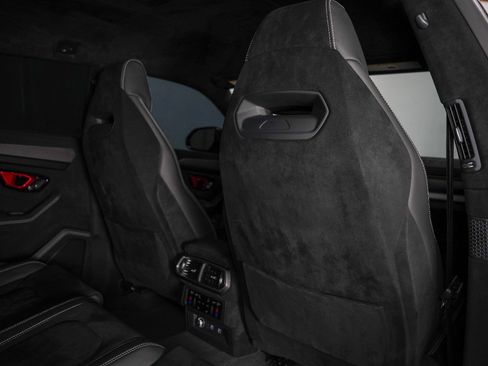 Used 2023 Lamborghini Urus Performante AWD/4WD image 46