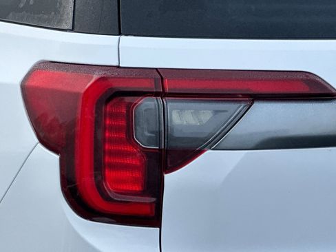 Used 2022 GMC Acadia AT4 w/ Technology Package image 52