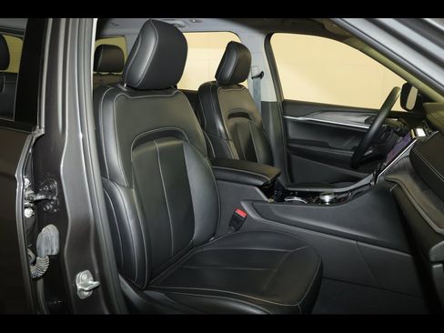 Used 2022 Jeep Grand Cherokee Limited image 27