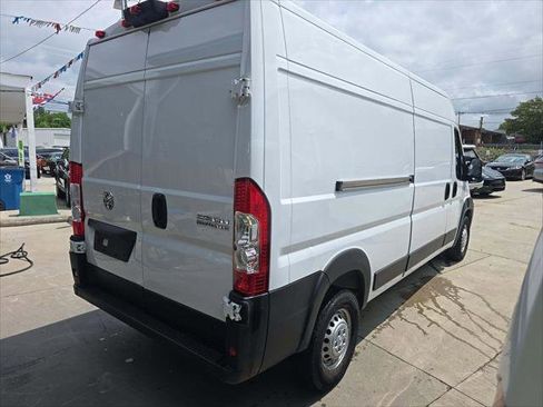 Used 2024 RAM ProMaster 2500 w/ Convenience Group FWD image 4
