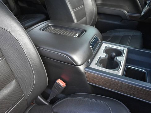 Used 2019 GMC Sierra 2500 Denali w/ Duramax Plus Package AWD/4WD image 26