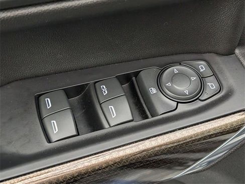 Used 2021 Chevrolet Silverado 1500 LT Trail Boss w/ LT Trail Boss Premium Package image 12