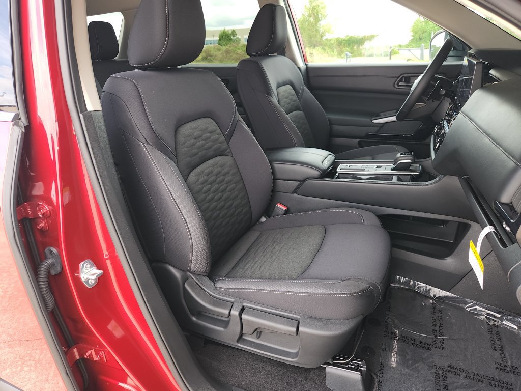 Certified 2026 Nissan Pathfinder SV FWD image 17