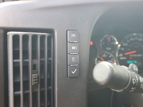 Used 2024 GMC Savana 2500 w/ Driver Convenience Package RWD image 17