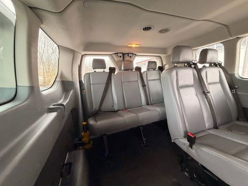 Used 2019 Ford Transit 350 XL image 23