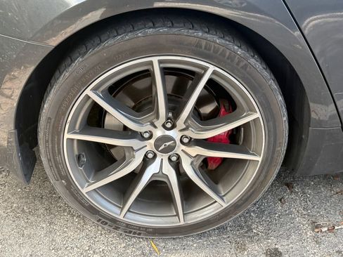 Used 2019 Genesis G70 3.3T Advanced RWD image 16