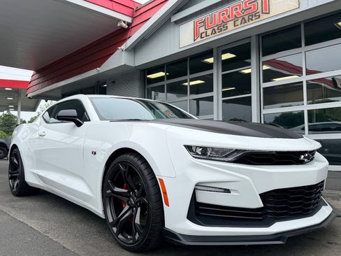 Used 2022 Chevrolet Camaro SS RWD image 13