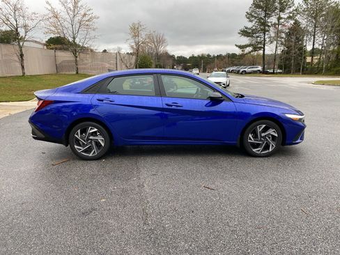 Used 2025 Hyundai Elantra Sport image 7