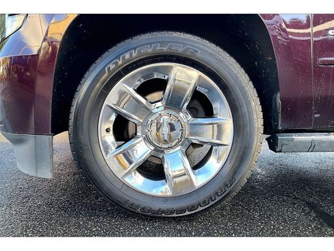 Used 2017 Chevrolet Suburban Premier image 9