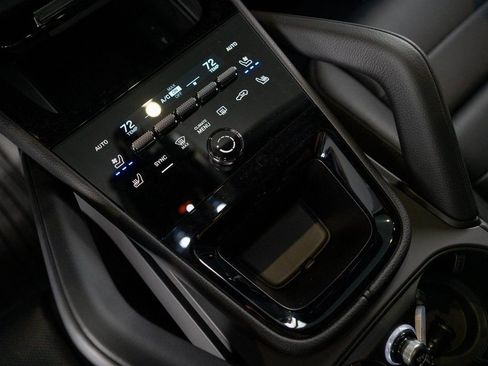 New 2025 Porsche Cayenne AWD/4WD image 29