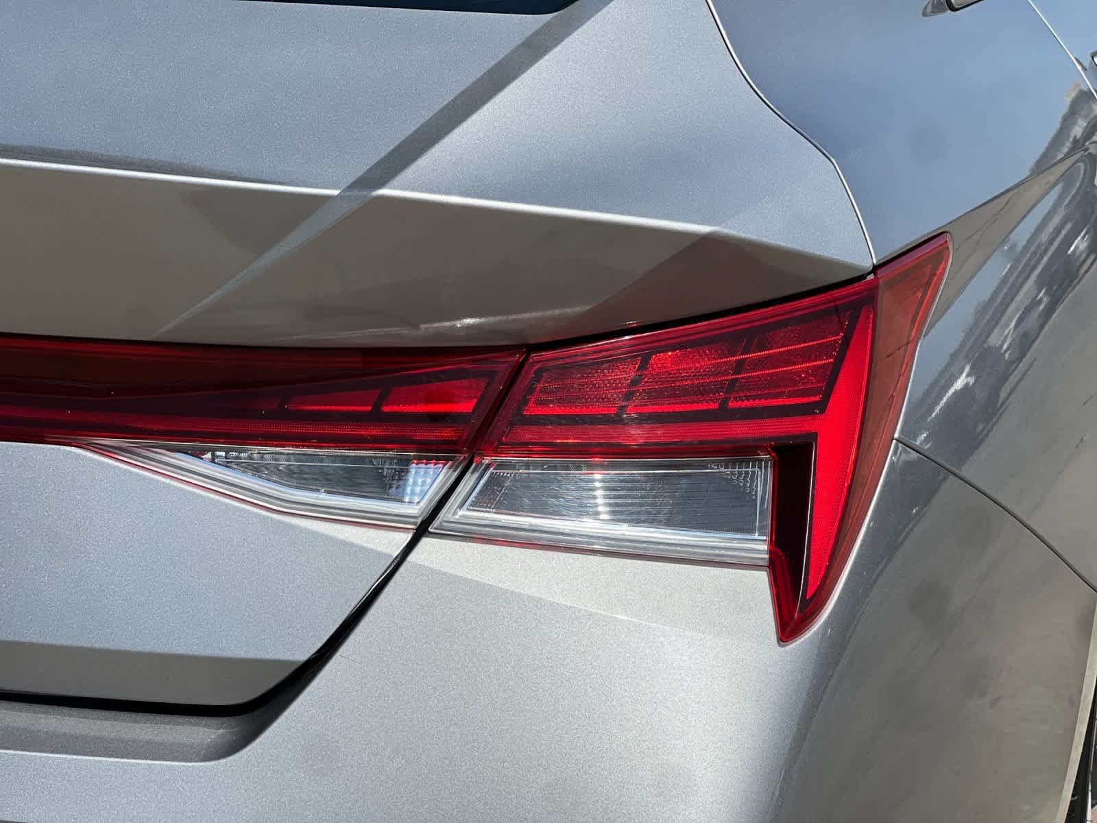 Certified 2025 Hyundai Elantra SEL FWD image 28
