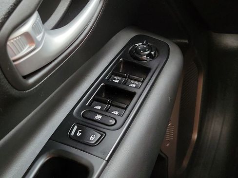 Used 2023 Jeep Renegade Latitude image 13