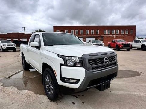 New 2025 Nissan Frontier SV w/ SV Convenience Package image 3