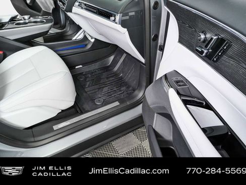 Used 2024 Cadillac Lyriq Sport AWD/4WD image 24