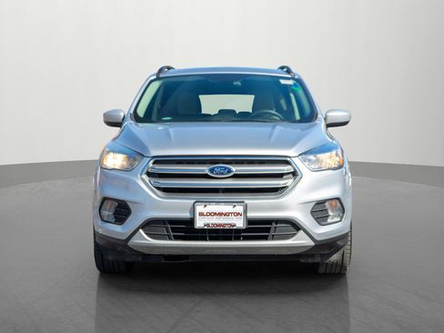 Used 2018 Ford Escape SE image 2