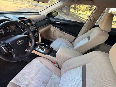 Used 2012 Toyota Camry LE FWD image 7