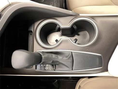 Used 2021 Toyota Camry LE image 23