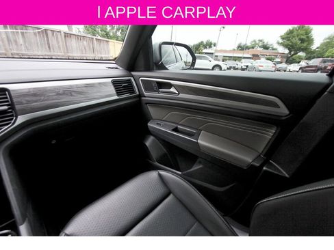 Used 2023 Volkswagen Atlas Cross Sport SE w/ Panoramic Sunroof Package FWD image 11