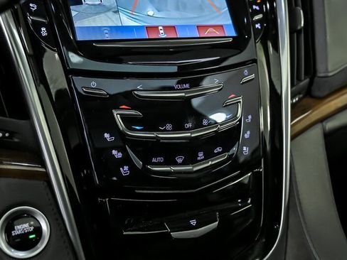 Used 2019 Cadillac Escalade Luxury AWD/4WD image 30