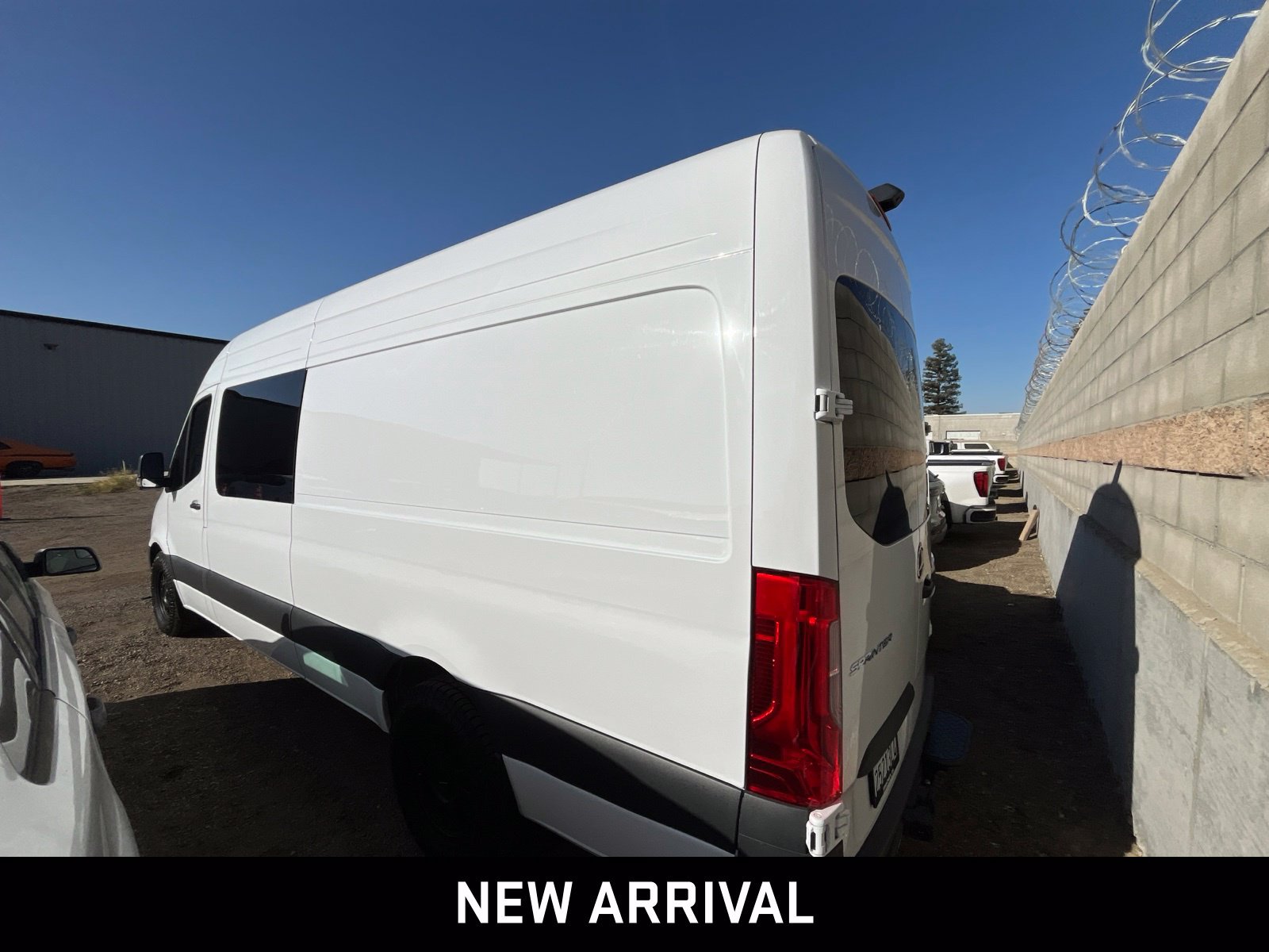 Used 2025 Mercedes-Benz Sprinter 2500 image 4