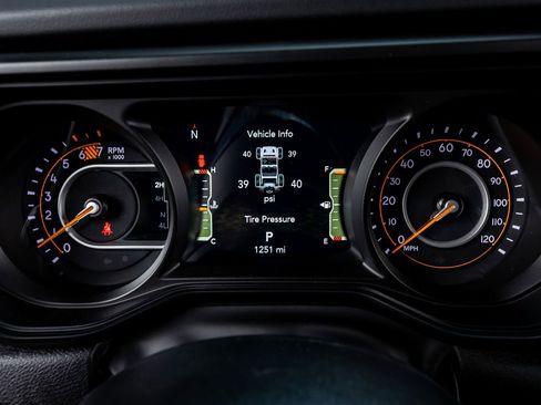 Used 2025 Jeep Wrangler Sahara w/ Technology Group image 19