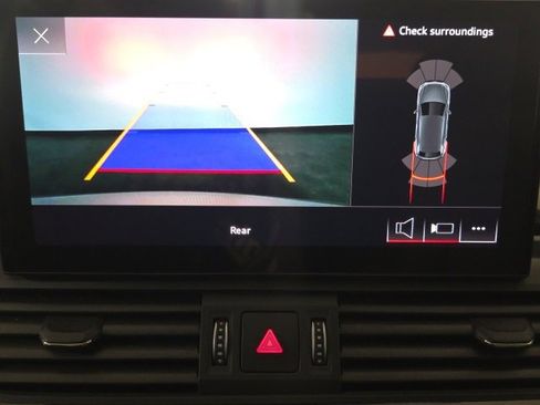 Used 2023 Audi Q5 2.0T Premium w/ Convenience Package image 18