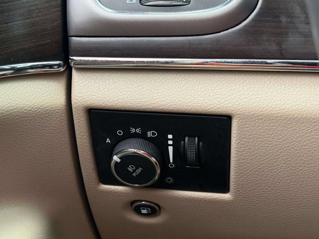 Used 2018 Jeep Grand Cherokee Overland AWD/4WD image 19