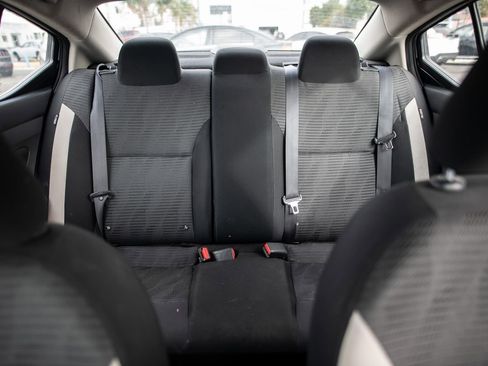 Used 2021 Nissan Versa SV image 29