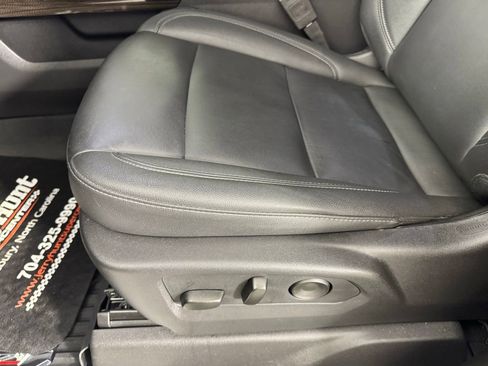 Used 2025 Chevrolet Silverado 1500 LT Trail Boss w/ Convenience Package II AWD/4WD image 10