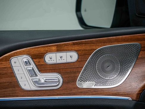 Used 2025 Mercedes-Benz GLS 450 4MATIC image 21