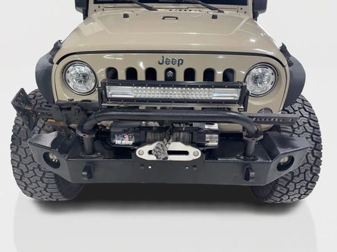Used 2018 Jeep Wrangler Rubicon w/ Power Convenience Group image 5