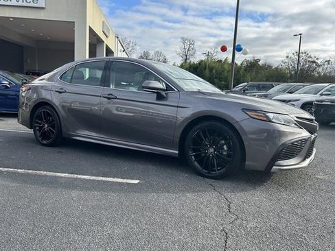 Used 2024 Toyota Camry XSE image 4