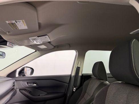 Used 2025 Nissan Rogue SV image 22