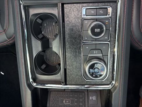 Used 2024 Ford Expedition Limited AWD/4WD image 16