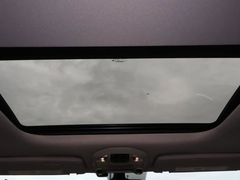 Used 2018 Chrysler Pacifica Limited image 12