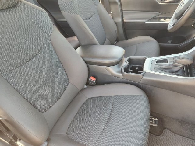 Used 2024 Toyota RAV4 LE FWD image 10