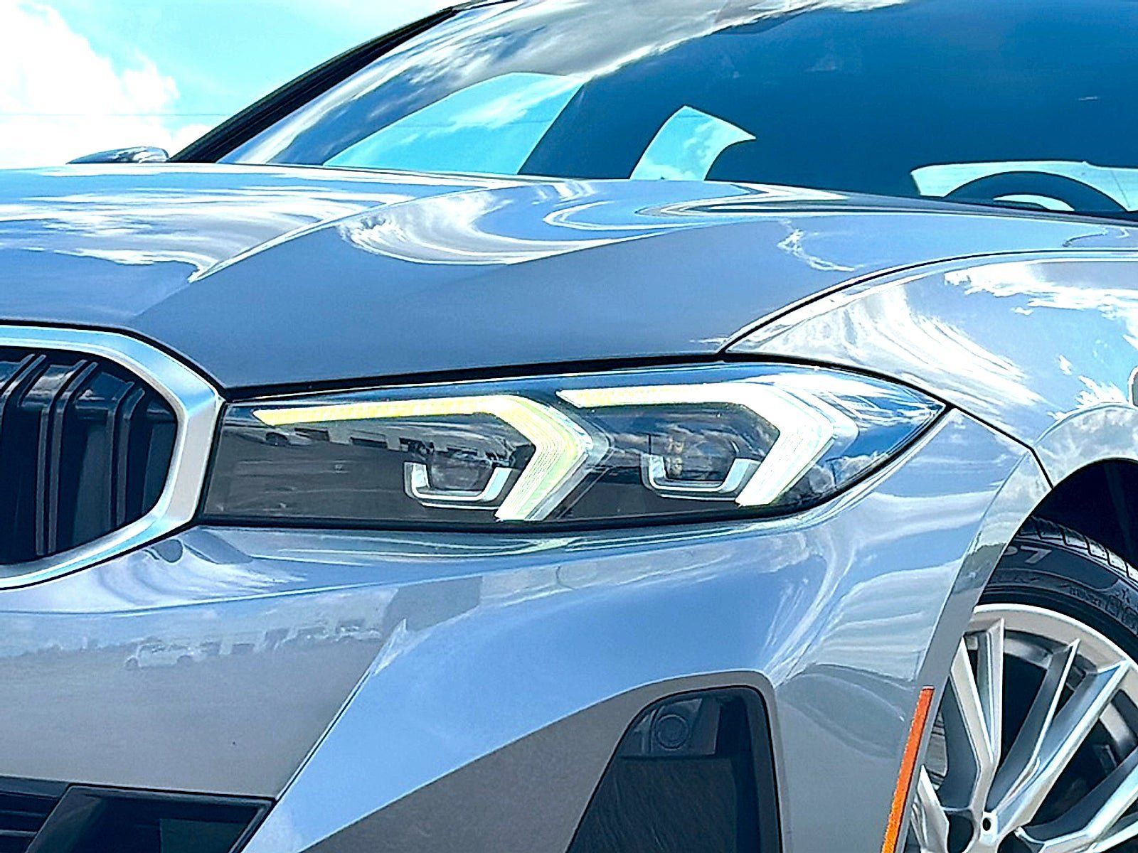 Used 2024 BMW 330i Sedan w/ Premium Package RWD image 4