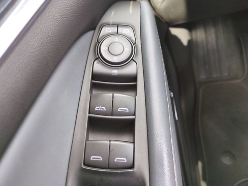 Used 2024 Buick Enclave Essence w/ Experience Buick Package FWD image 24