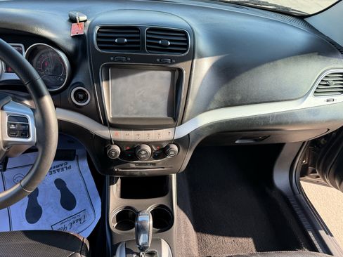 Used 2014 Dodge Journey R/T w/ Flexible Seating Group image 24