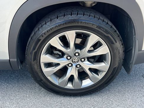 Used 2024 Toyota Grand Highlander AWD image 18