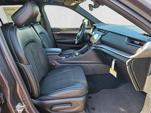 New 2026 Jeep Grand Cherokee L 4WD image 16