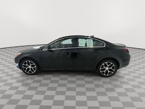 Used 2017 Buick Regal Sport Touring FWD image 2