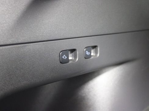 Used 2021 Tesla Model Y Long Range image 22